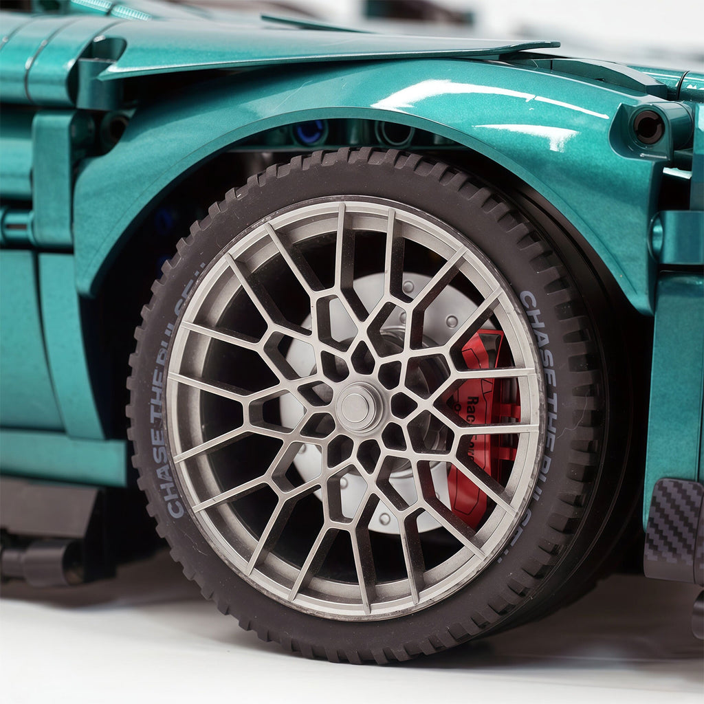 Britanski V12 Grand Tourer 1:8